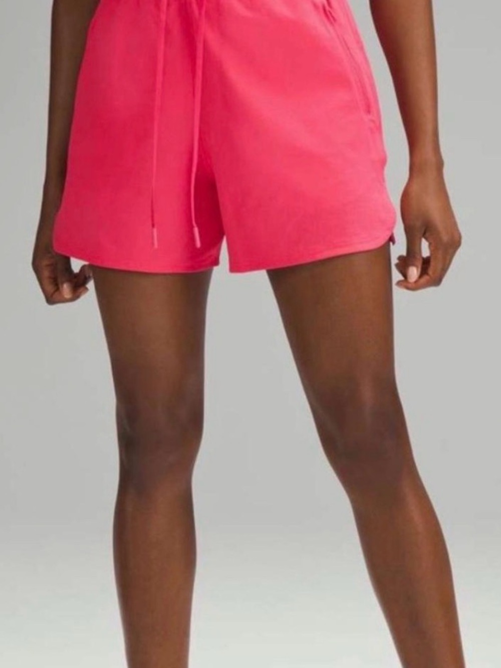 LULULEMON License to Train HR
Short 4" NWT color Lipgloss. Retail $88